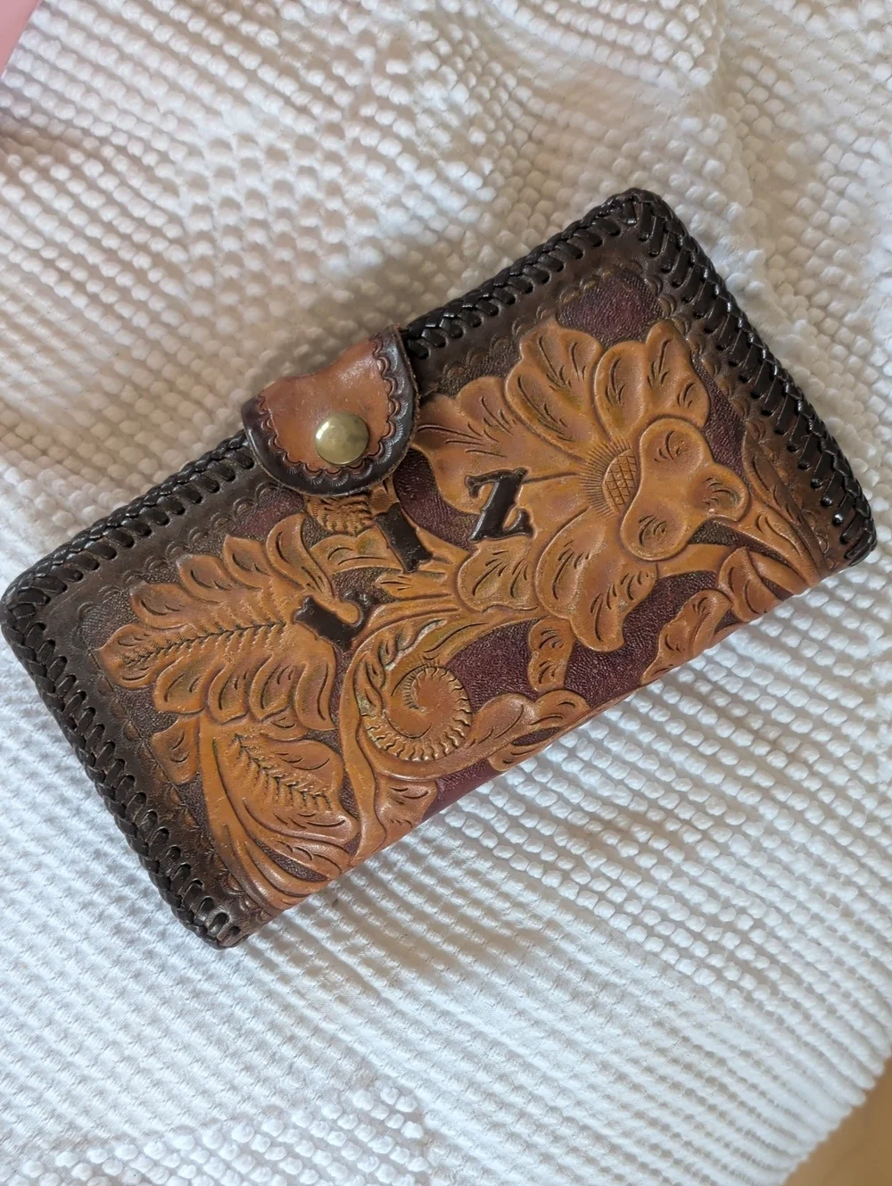 Vintage Tooled Floral Leather Wallet - Brown & Tan